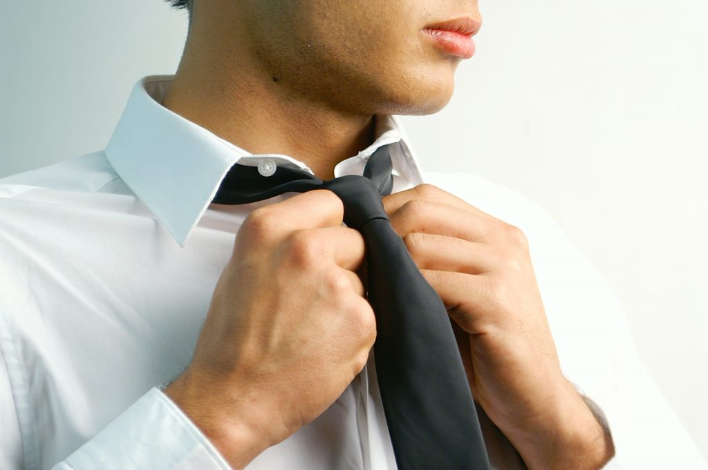 tying tie